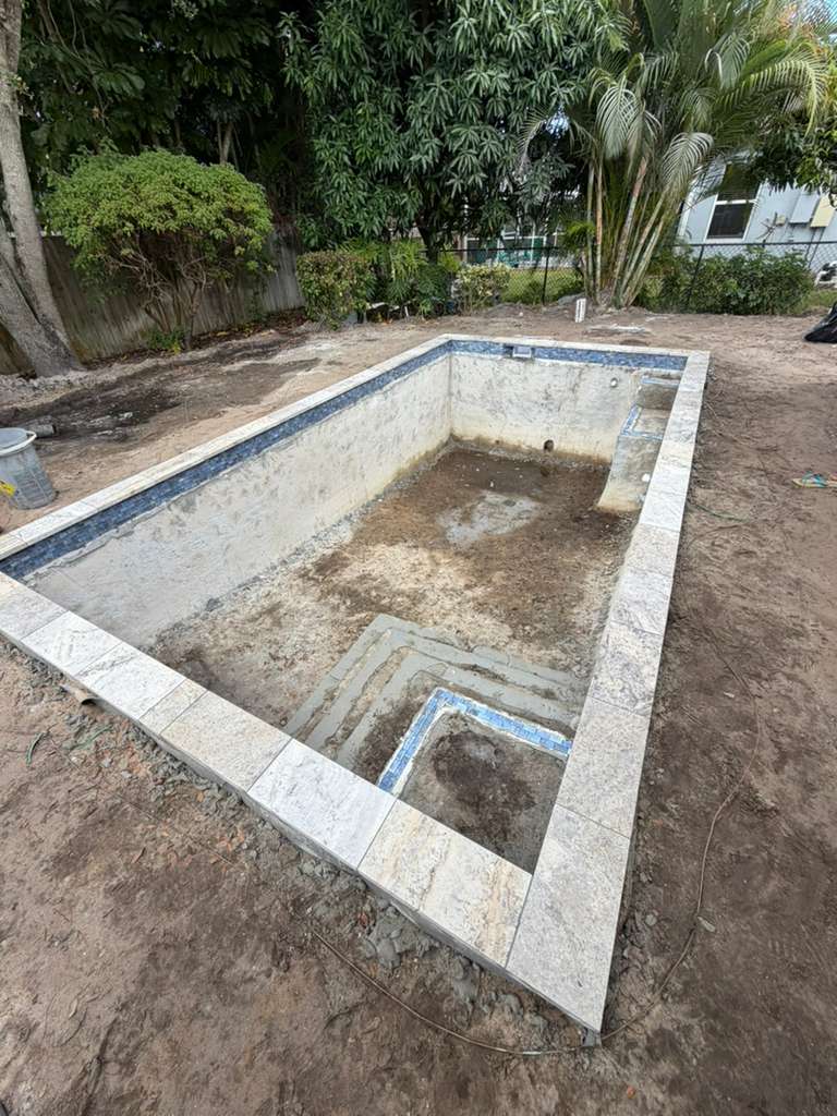 Modern pool design